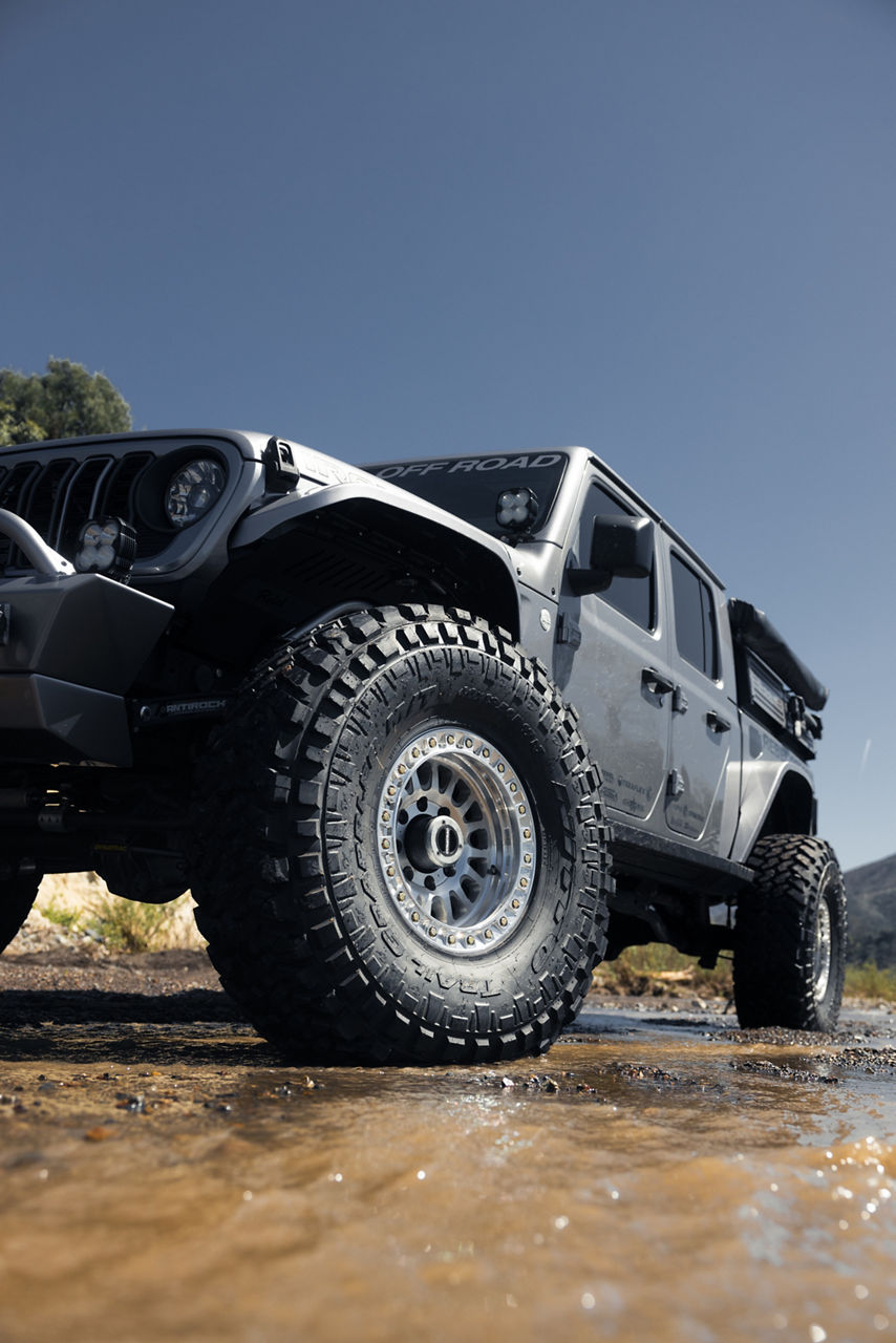 マッハガルーダ クリアバージョン 2024 Jeep Gladiator - KMC IMPACT BEADLOCK - Machined | KMC Wheels